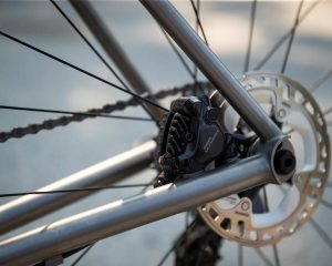 Тормозной калипер гидравлического тормоза Shimano BR-R8170-R, Ultegra задний