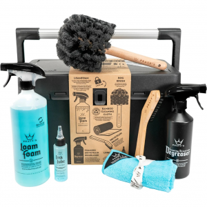 Набір для мийки Peaty’s Cleaning Kit, шампунь 1 л, дегризер 500 мл, щітка 2шт, рушник мікрофібра, мастило ланцюга 120 мл, All-Weather