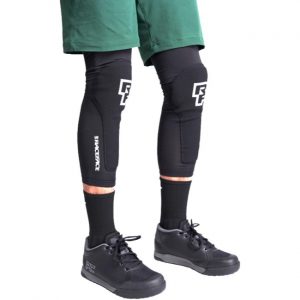 Защита колена RaceFace Charge Knee Stealth